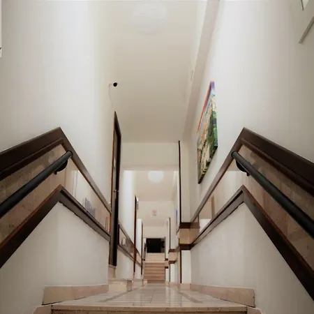 Santi's M3 Apartamento Milán
